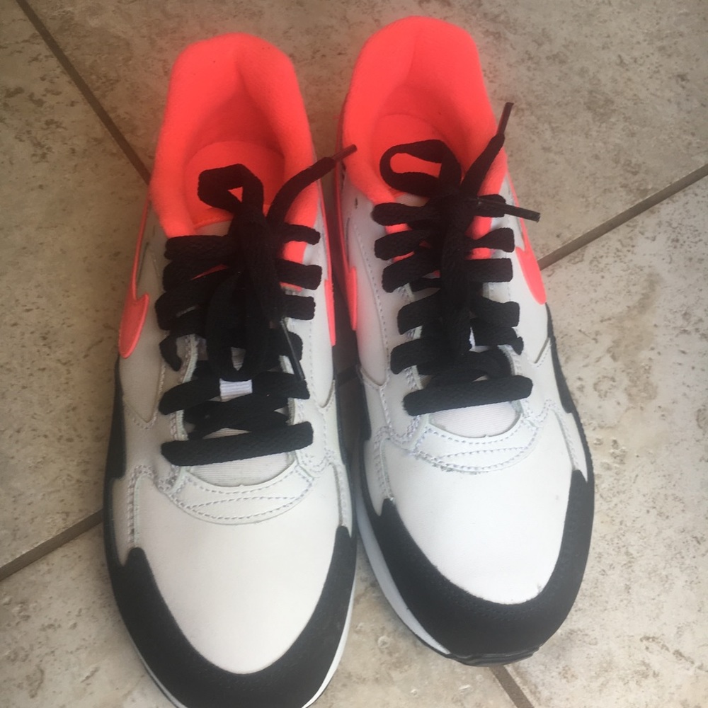 Nike Air Max ST GS white/Pink and black